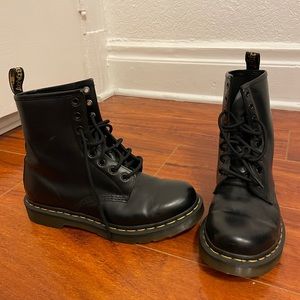 Women’s Dr Martens Modern Classics Smooth 1460 8-Eye Boots